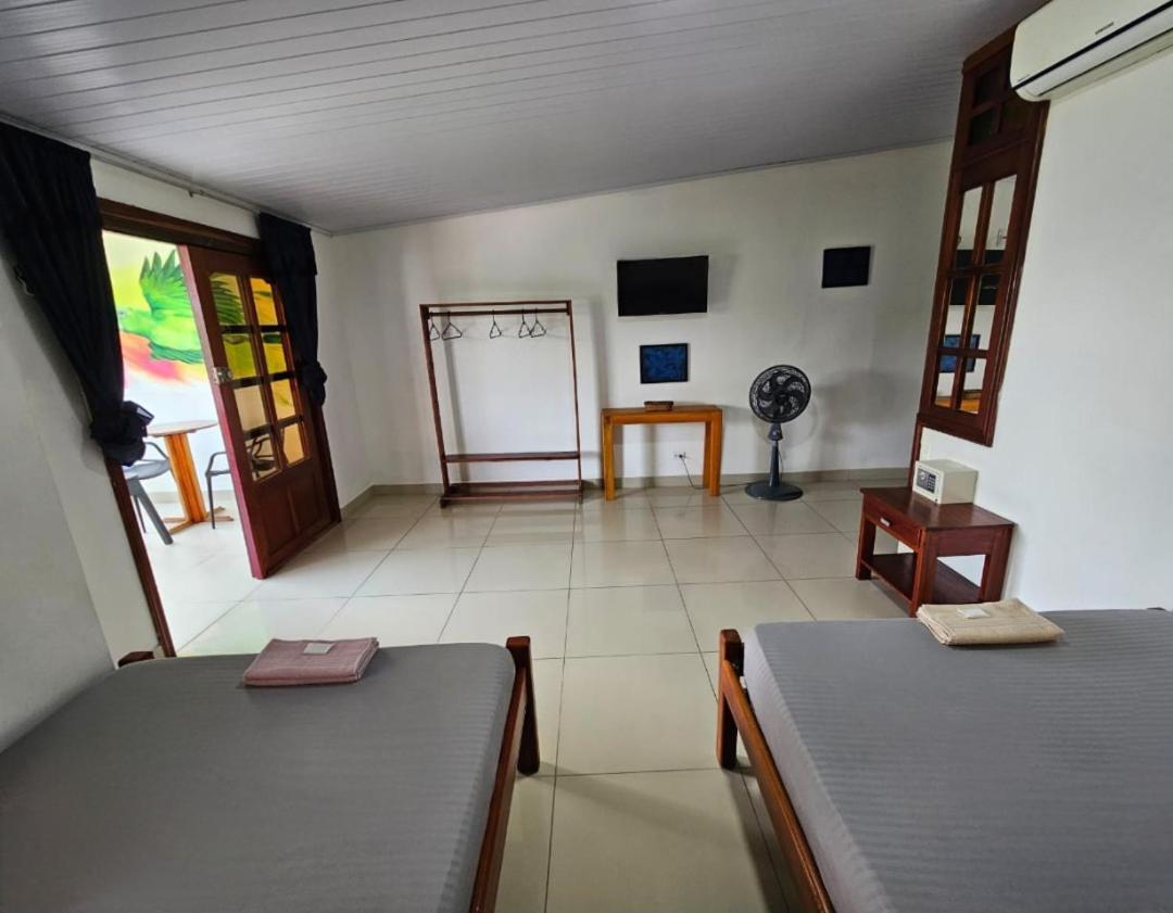 Kanaq Hotel Tours Летисия Экстерьер фото