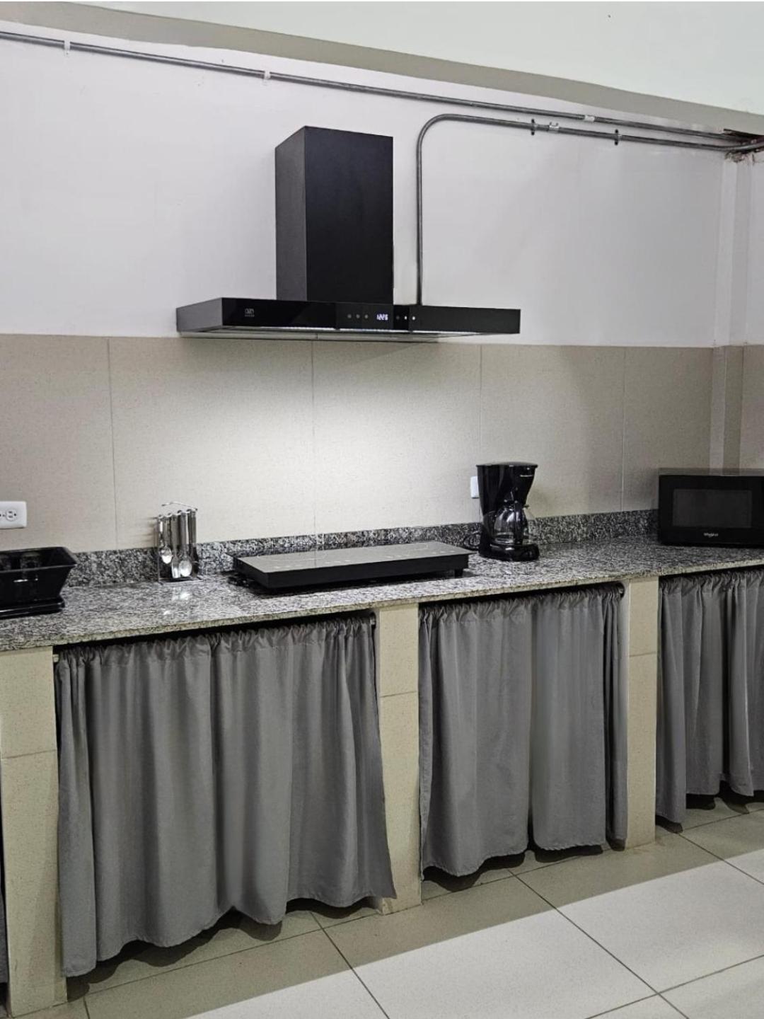 Kanaq Hotel Tours Летисия Экстерьер фото