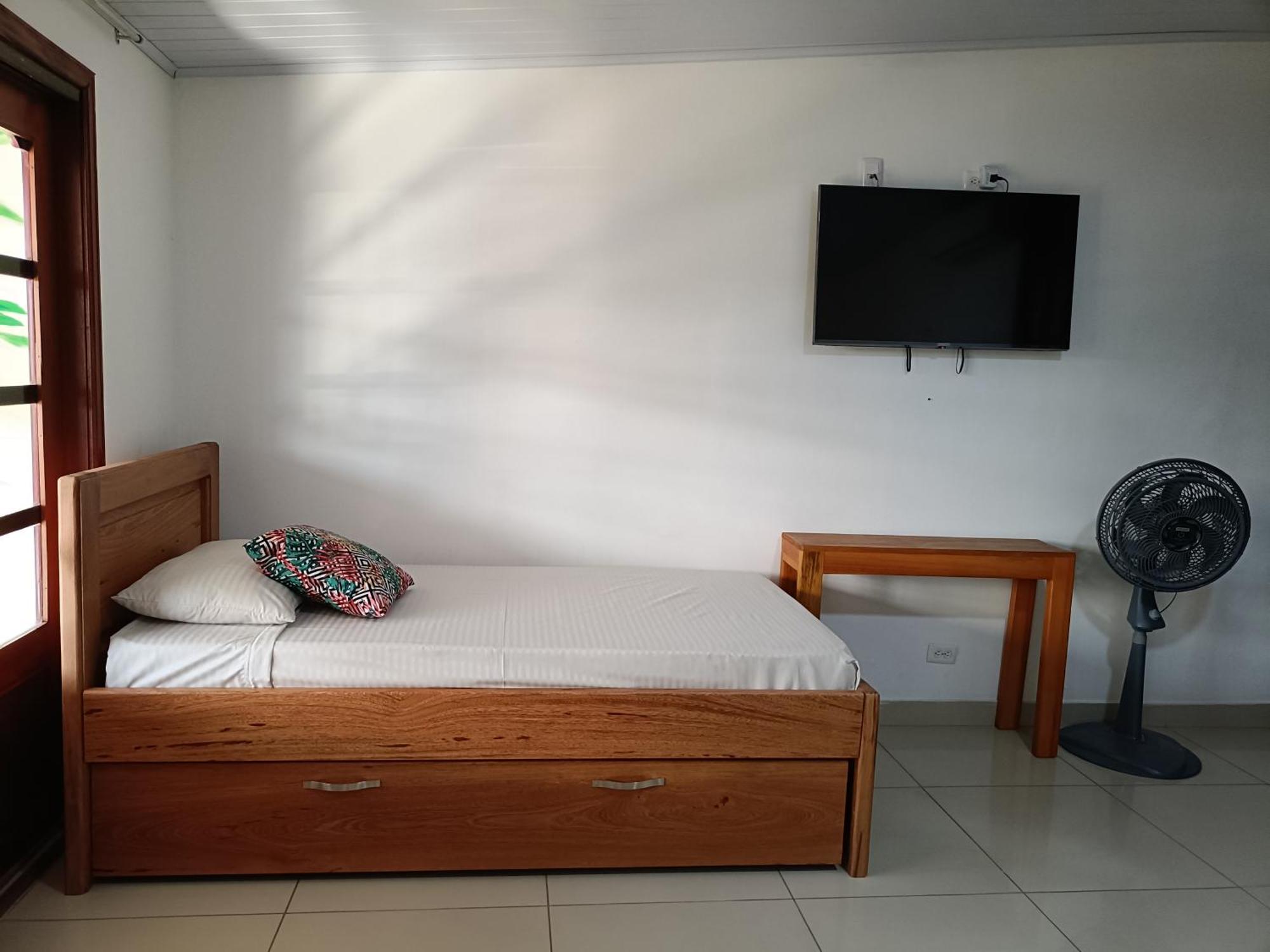Kanaq Hotel Tours Летисия Экстерьер фото