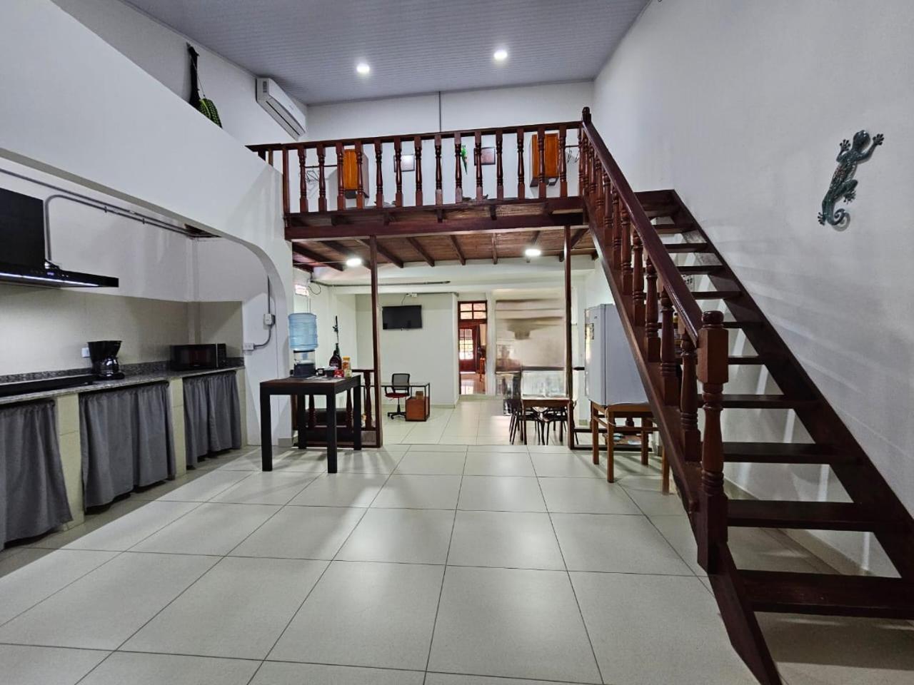 Kanaq Hotel Tours Летисия Экстерьер фото